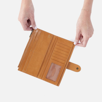 HOBO Great Value - Dunn Continental Wallet In Polished Leather - Natural