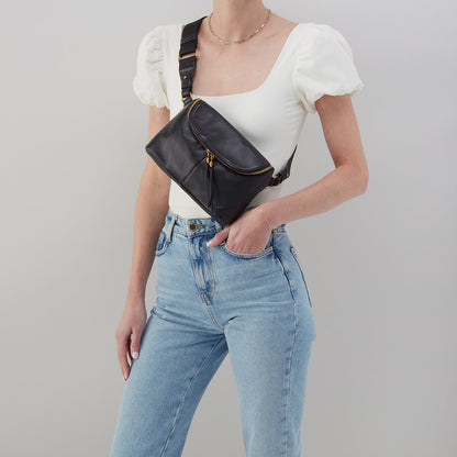 HOBO Smart Buy - Fern Large Belt Bag In Pebbled Leather - Warm Honey