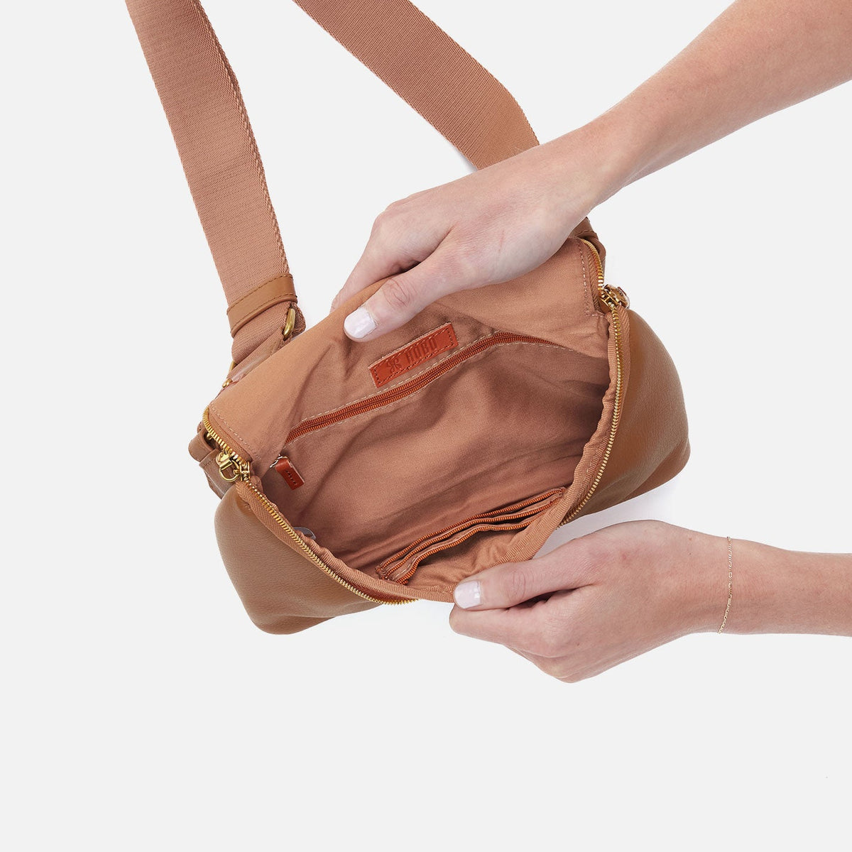 HOBO Smart Buy - Fern Large Belt Bag In Pebbled Leather - Warm Honey