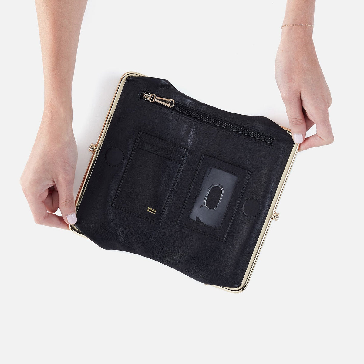 HOBO Recommended - Lauren Clutch-Wallet In Smooth Leather - Black