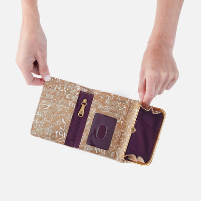 HOBO Great Value - Robin Compact Wallet In Printed Leather - Gilded Petals