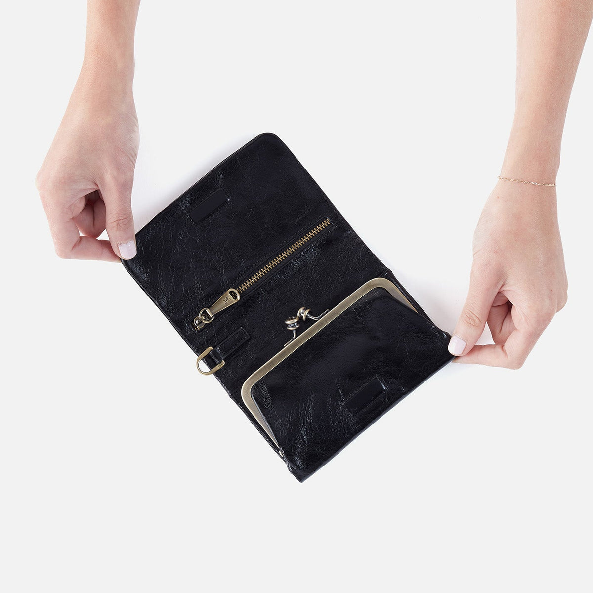 HOBO Recommended - Ross Bead Wristlet In Polished Leather - Black