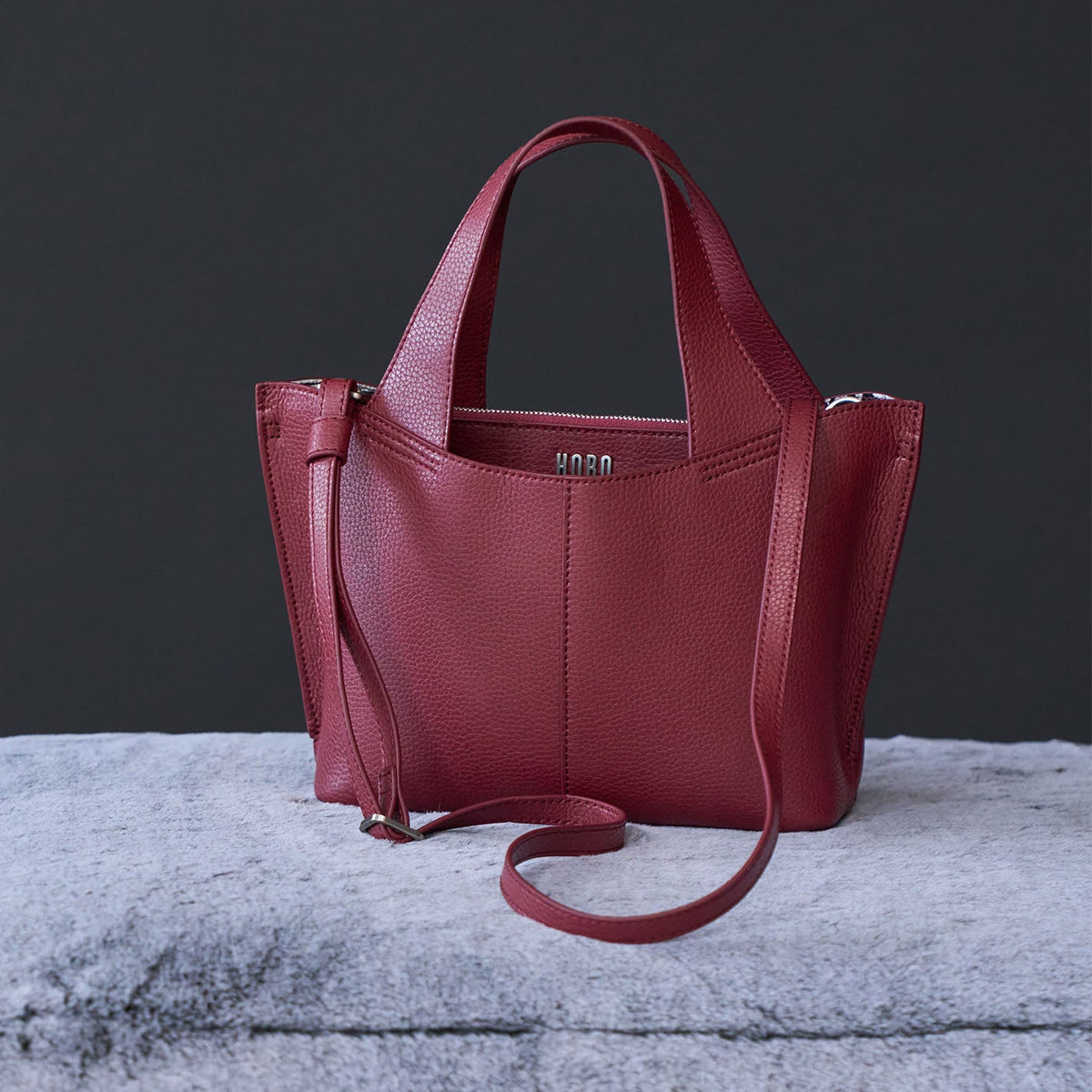 HOBO Signature - Vida Small Tote In Micro Pebbled Leather - Port