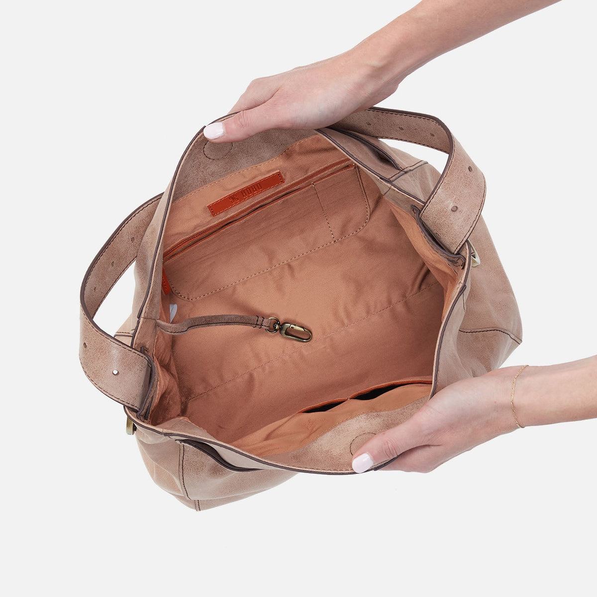 HOBO Smart Buy - Render Shoulder Bag In Buffed Leather - Hazel
