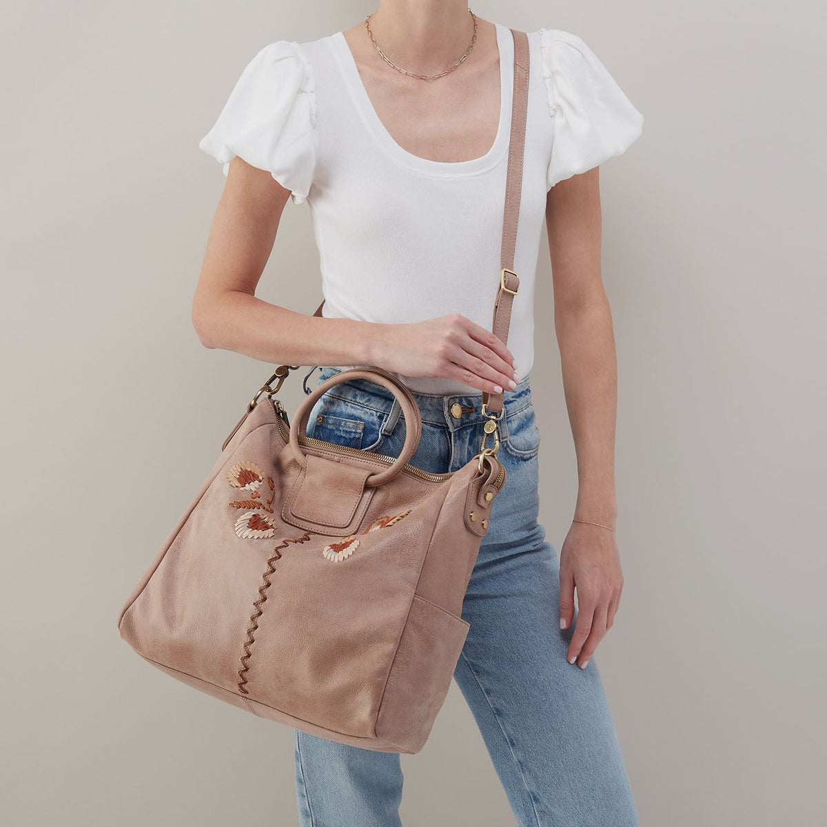 HOBO Classic - Sheila Large Satchel In Buffed Leather - Hazel