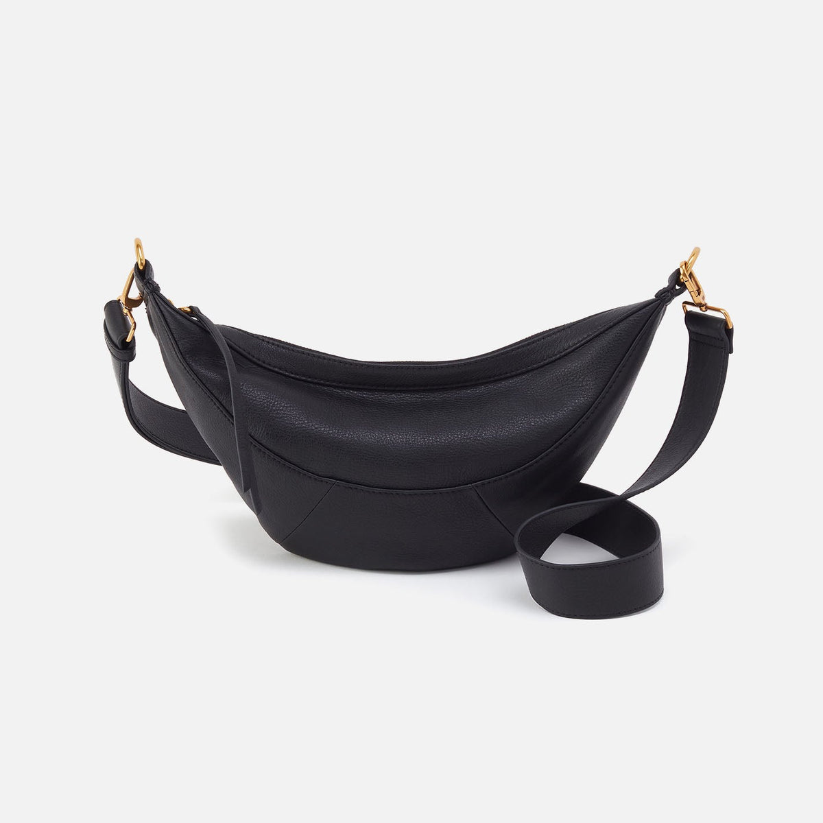 HOBO Classic - Carmen Sling In Pebbled Leather - Black