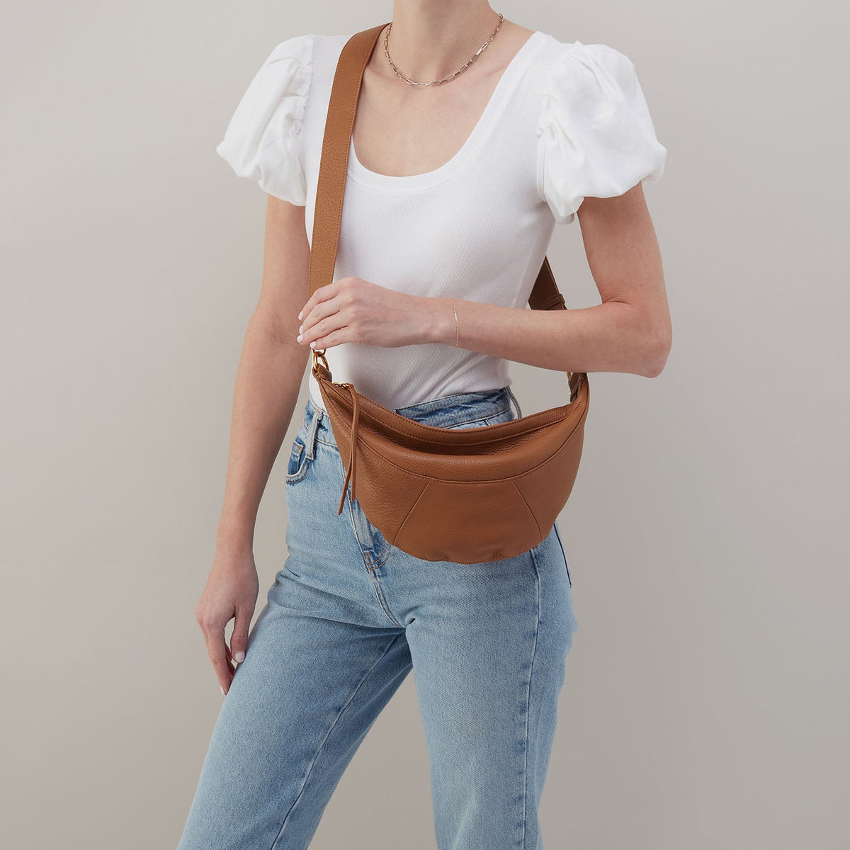 HOBO Featured - Carmen Sling In Pebbled Leather - Warm Honey