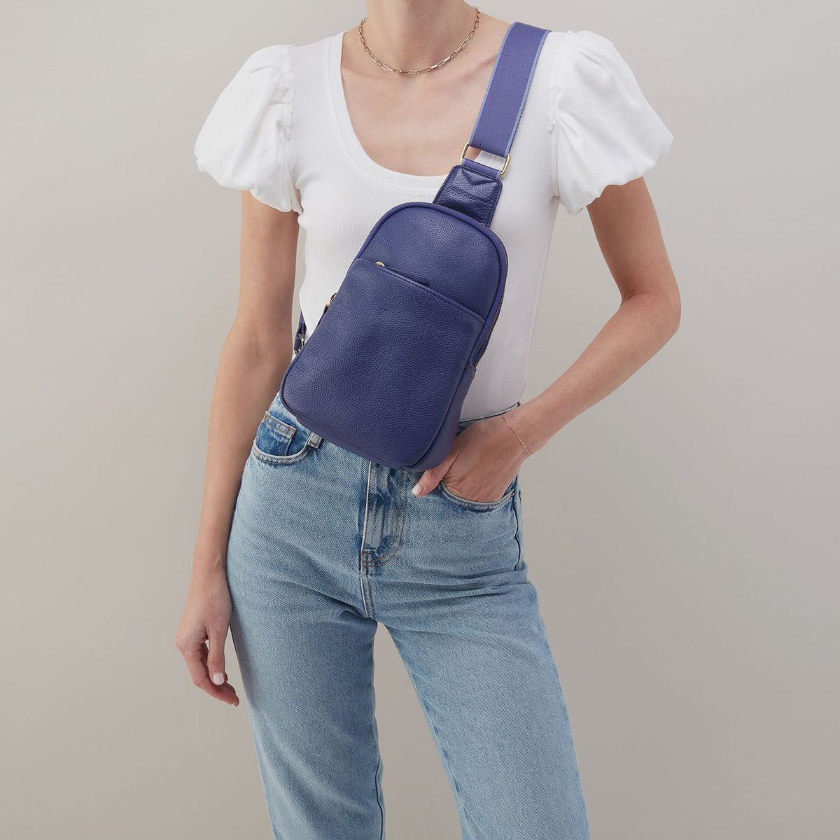 HOBO Quality - Cass Sling In Pebbled Leather - Dark Iris