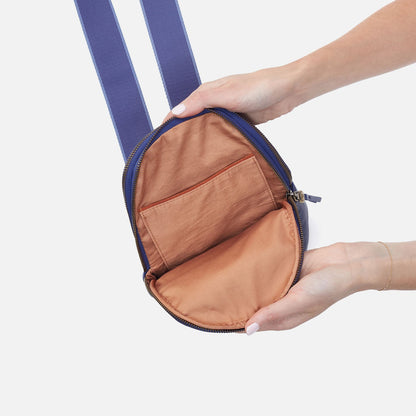 HOBO Quality - Cass Sling In Pebbled Leather - Dark Iris