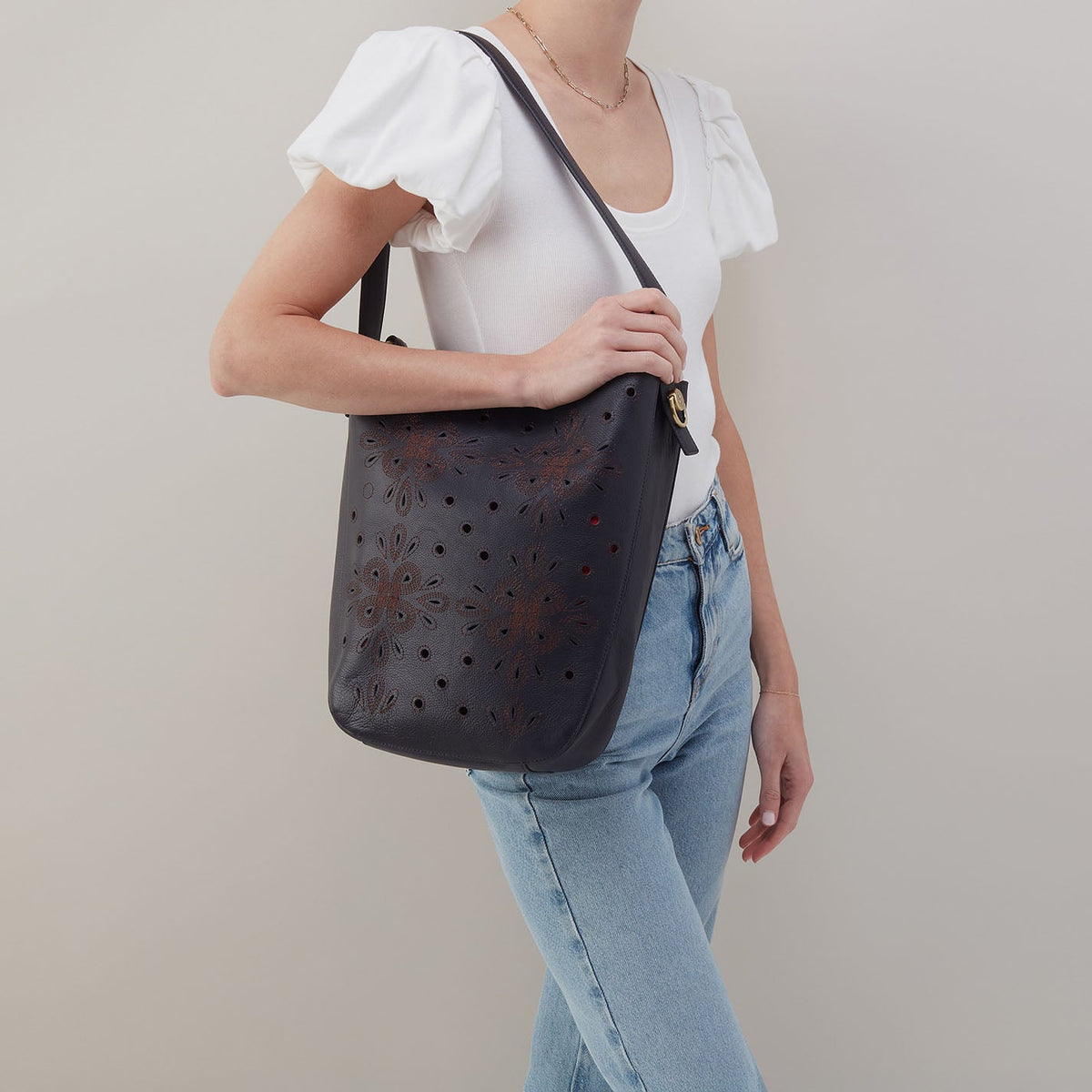HOBO Everyday - Catalina Hobo In Smooth Leather - Navy
