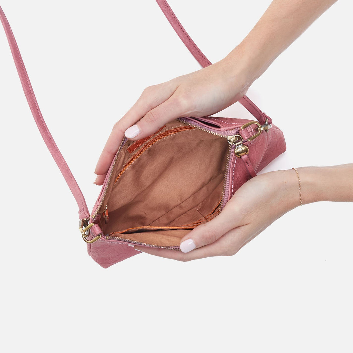 HOBO Featured - Darcy Crossbody In Tooled Embossed Leather - Mauve Tooled Emboss