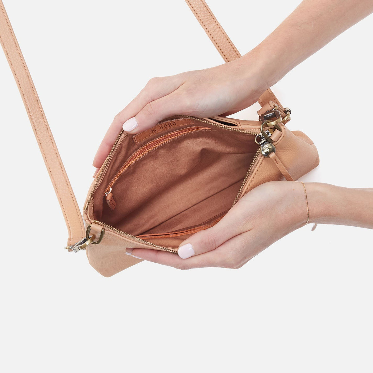 HOBO Trending - Darcy Double Crossbody In Pebbled Leather - Porcini