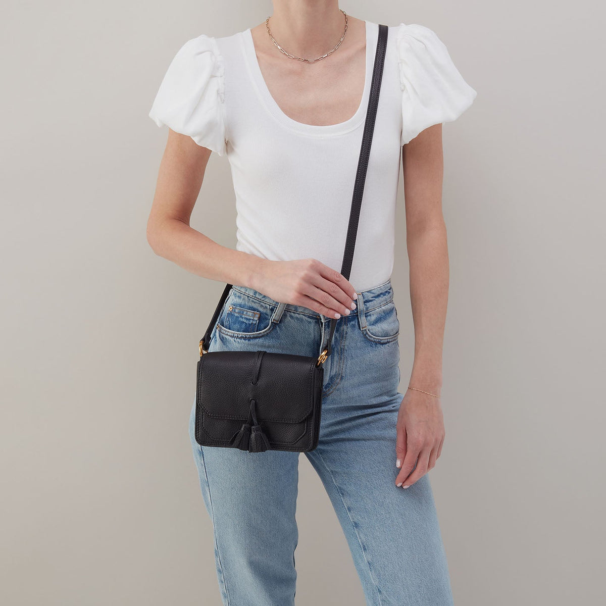HOBO Recommended - Eden Small Crossbody In Pebbled Leather - Black