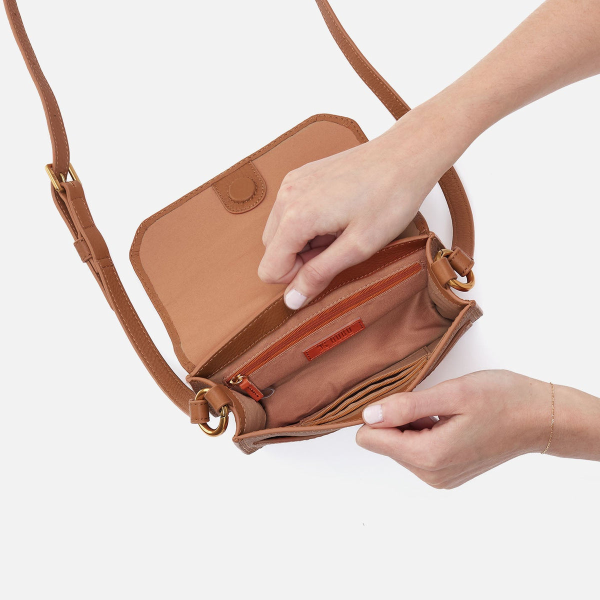 HOBO Quality - Eden Small Crossbody In Pebbled Leather - Warm Honey