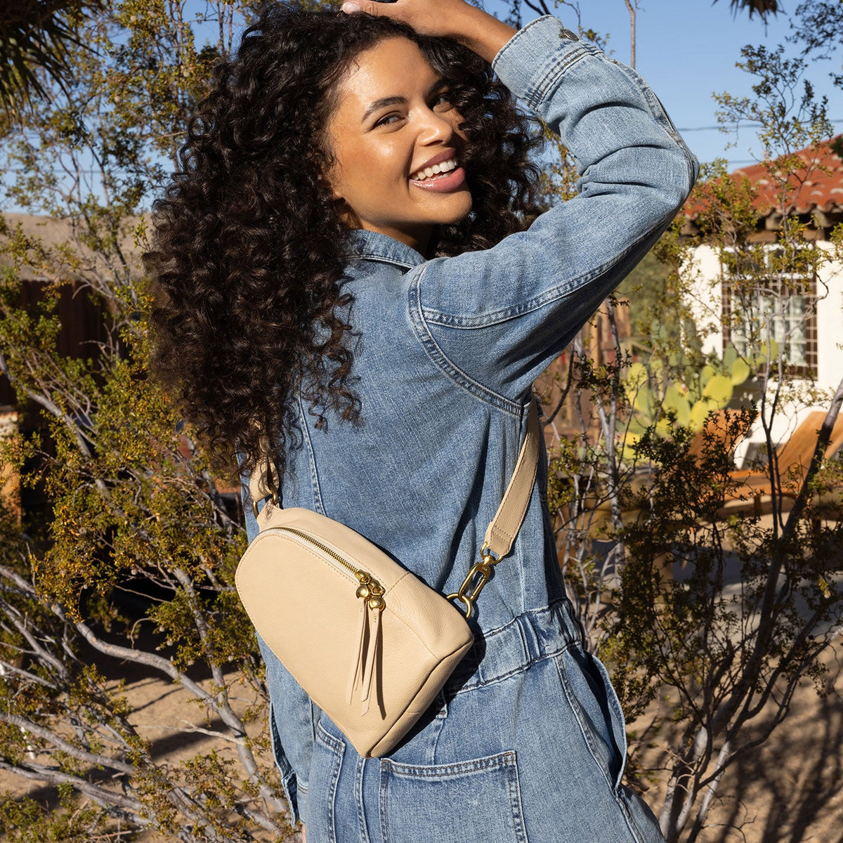 HOBO Best Seller - Fern Sling In Pebbled Leather - Linen