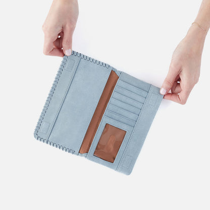 HOBO Top Pick - Foray Large Wallet In Buffed Leather - Sky