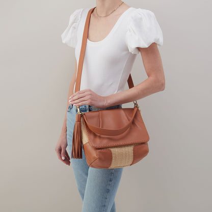 HOBO Great Value - Harley Convertible Shoulder Bag in Woven Straw - Natural Straw
