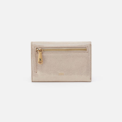 HOBO Trending - Jill Trifold Wallet In Metallic Leather - Sand Shimmer