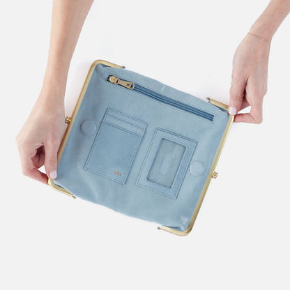 HOBO Smart Buy - Lauren Clutch-Wallet In Buffed Leather - Sky