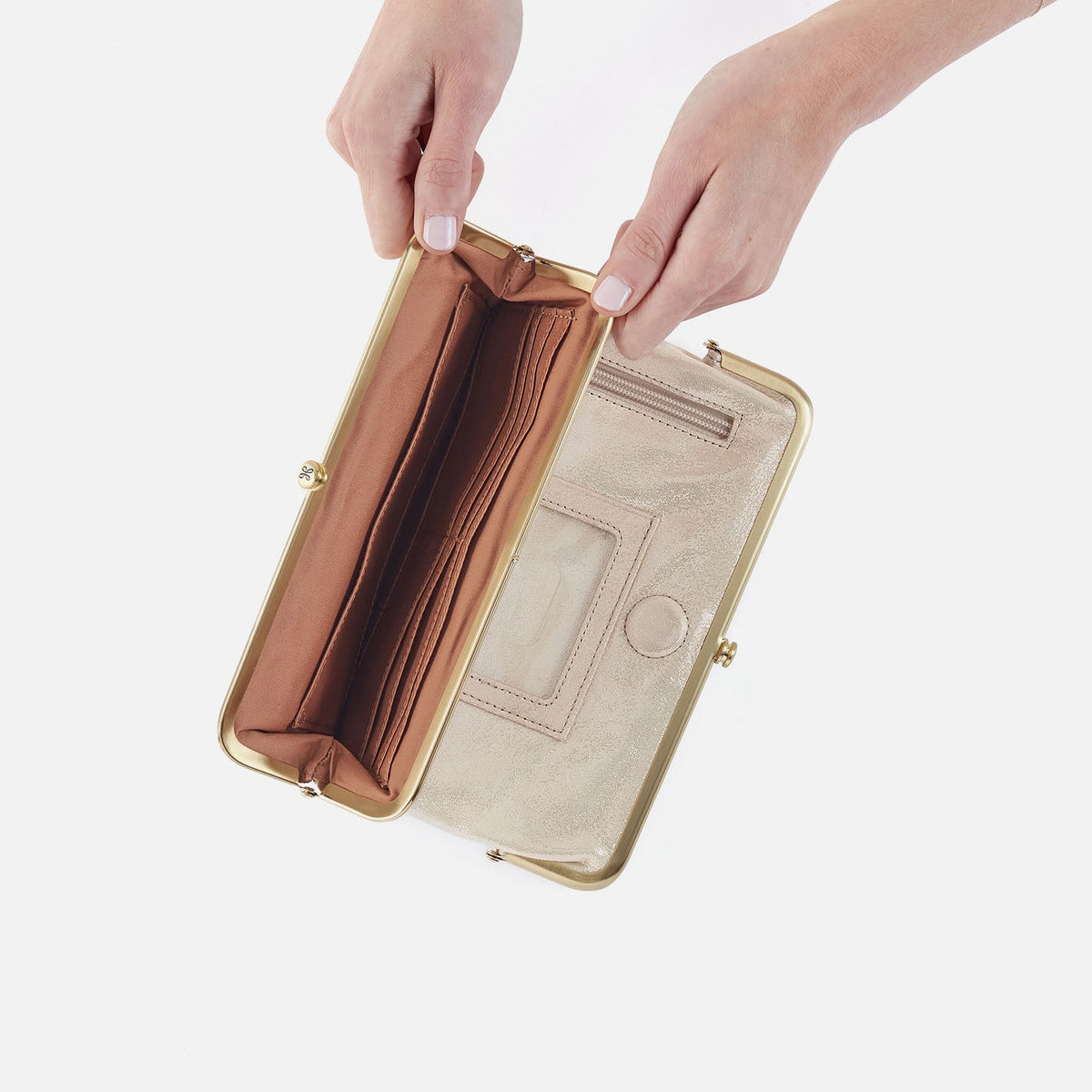 HOBO Classic - Lauren Clutch-Wallet In Metallic Leather - Sand Shimmer