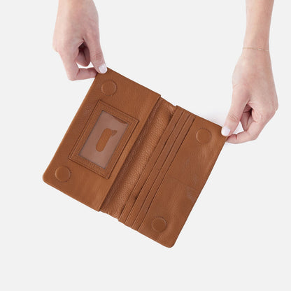 HOBO Special Offer - Lumen Continental Wallet In Pebbled Leather - Warm Honey