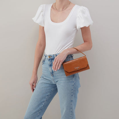 HOBO Featured - Romy Wallet Crossbody In Polished Leather - Truffle