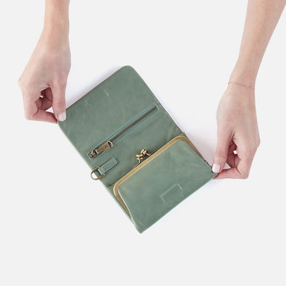 HOBO Signature - Ross Bead Wristlet In Polished Leather - Jade