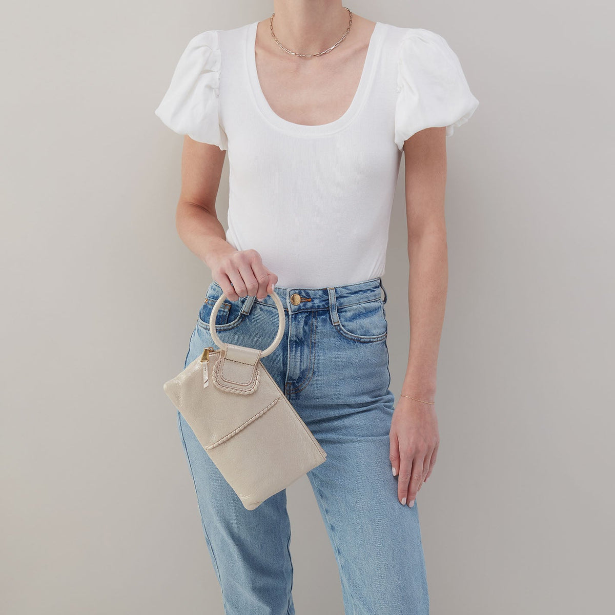HOBO Essential - Sable Wristlet In Metallic Leather - Sand Shimmer