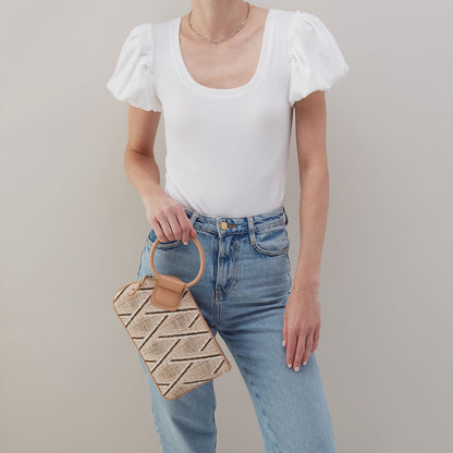 HOBO Great Value - Sable Wristlet In Multi Weave With Leather Trim - Cream Raffia