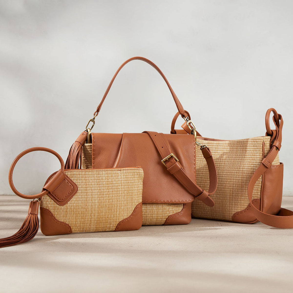 HOBO Signature - Sable Wristlet In Woven Straw - Natural Straw
