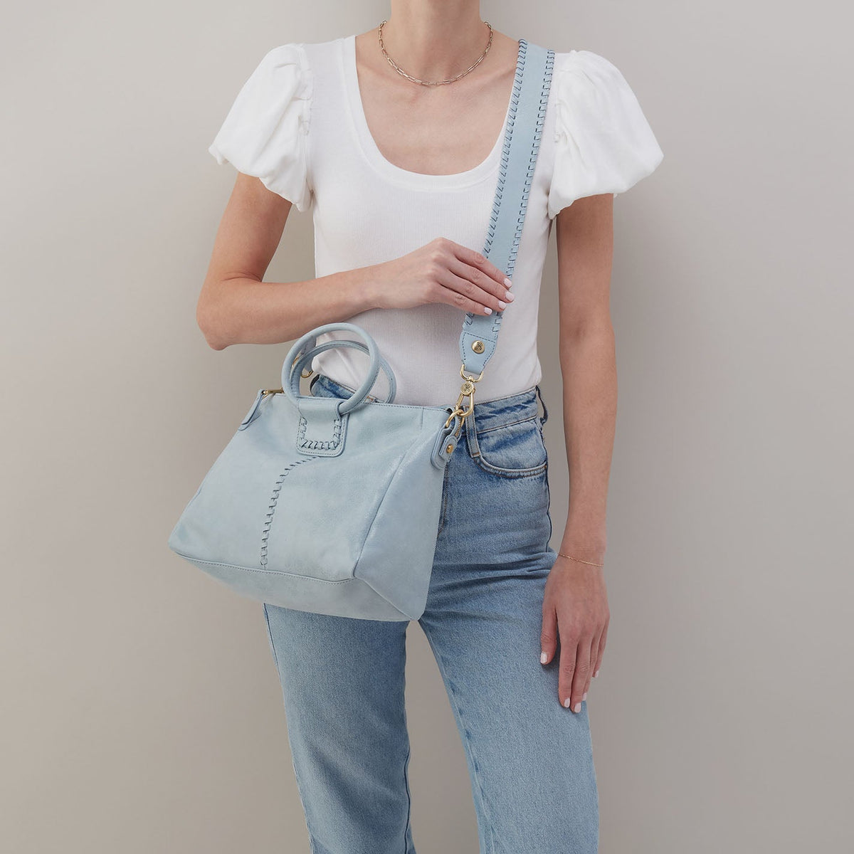 HOBO Premium - Sheila Medium Satchel In Buffed Leather - Sky