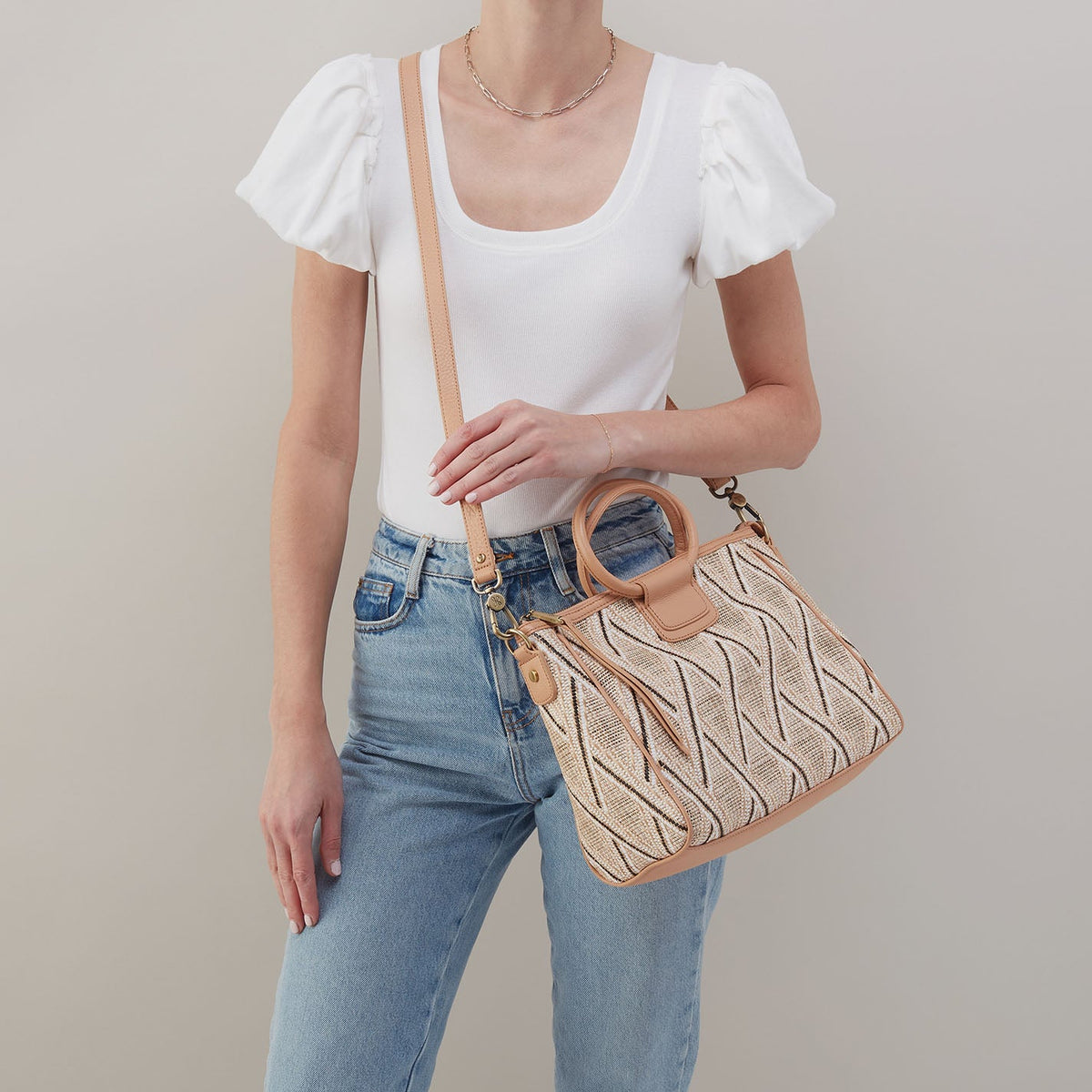 HOBO Essential - Sheila Medium Satchel In Multi Weave With Leather Trim - Cream Raffia