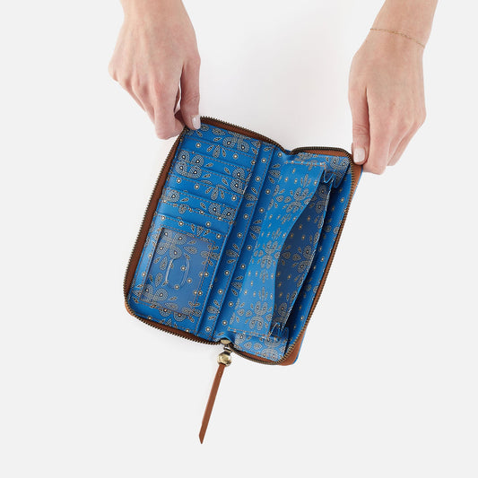 HOBO Best Price - Soma Large Wallet In Coated Canvas - Blue Journey Bandana