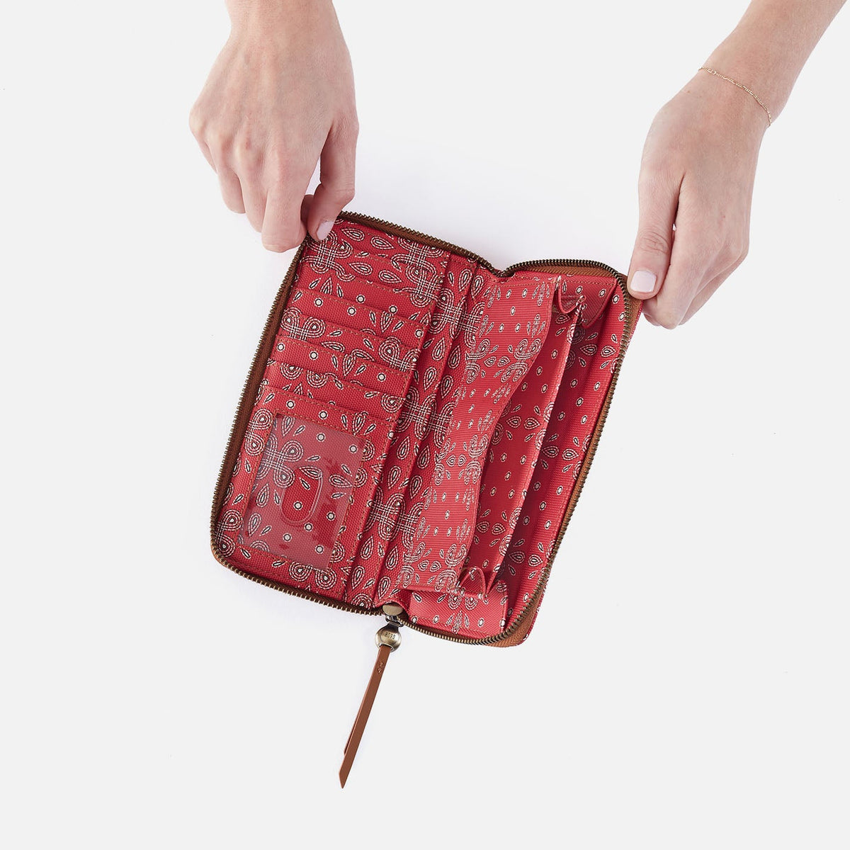 HOBO Special Offer - Soma Large Wallet In Coated Canvas - Red Journey Bandana