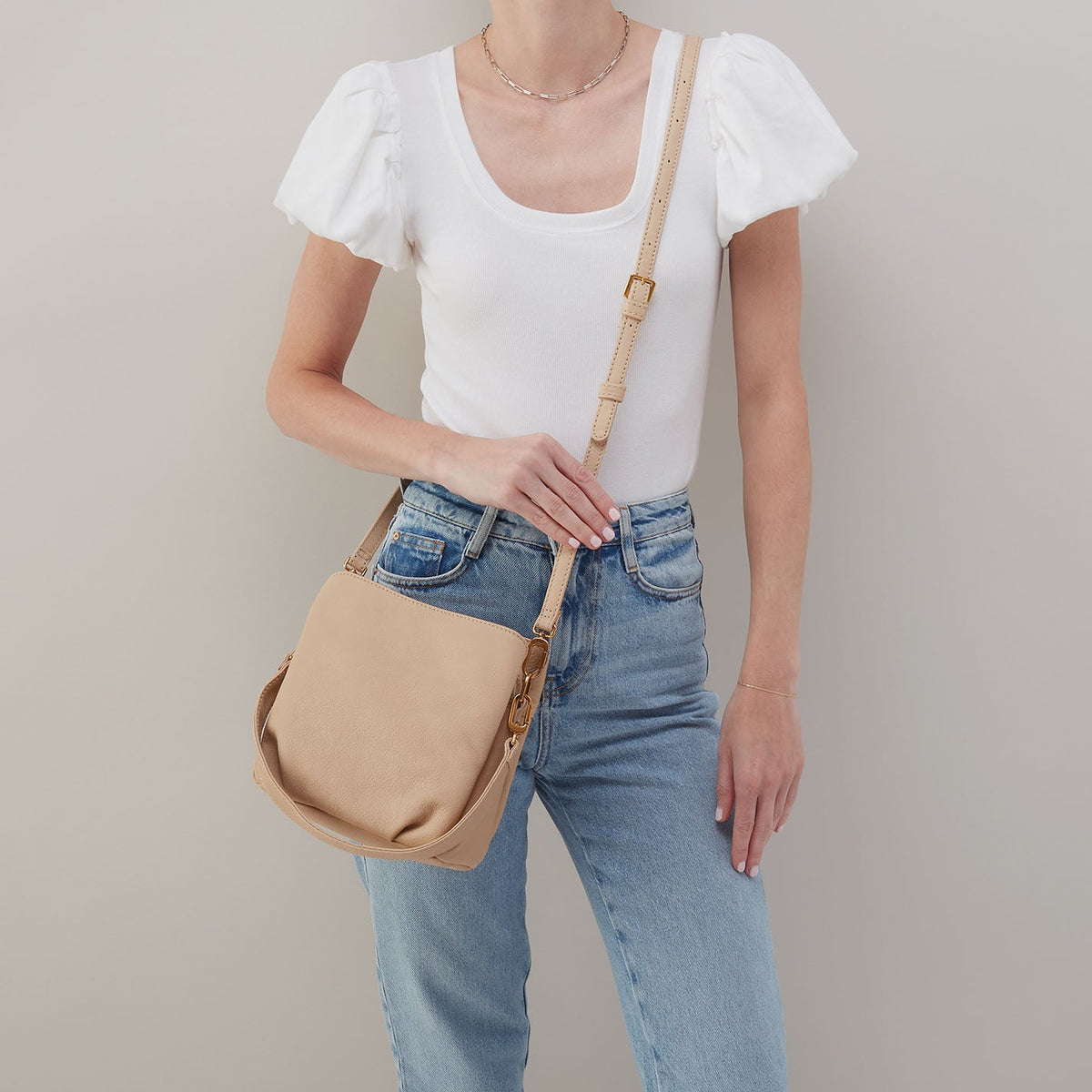 HOBO Featured - Starr Convertible Shoulder Bag in Pebbled Leather - Linen