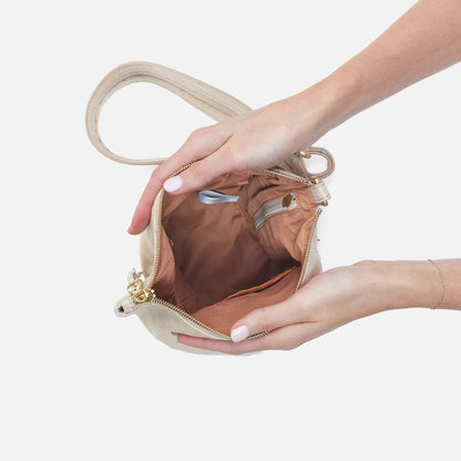 HOBO Special Offer - Sway Small Sling In Metallic Leather - Sand Shimmer