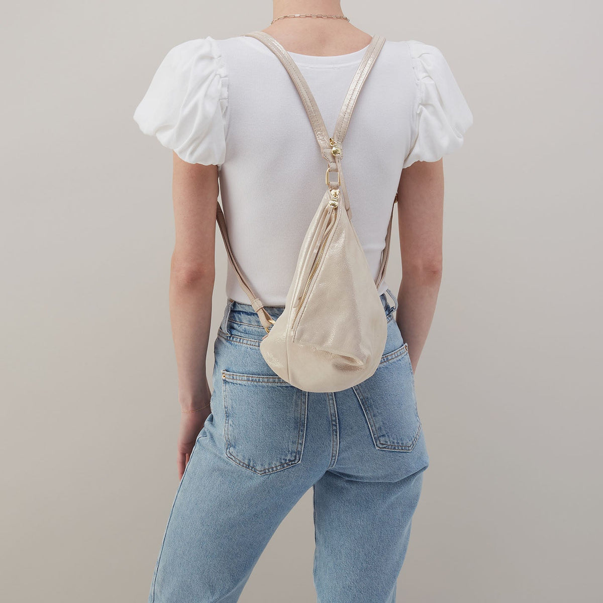 HOBO Special Offer - Sway Small Sling In Metallic Leather - Sand Shimmer