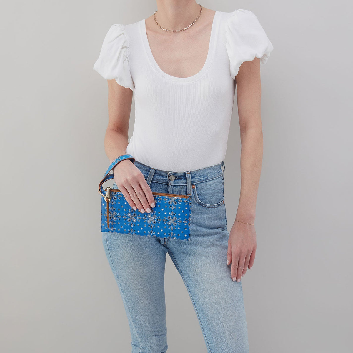 HOBO Best Seller - Vida Wristlet In Coated Canvas - Blue Journey Bandana