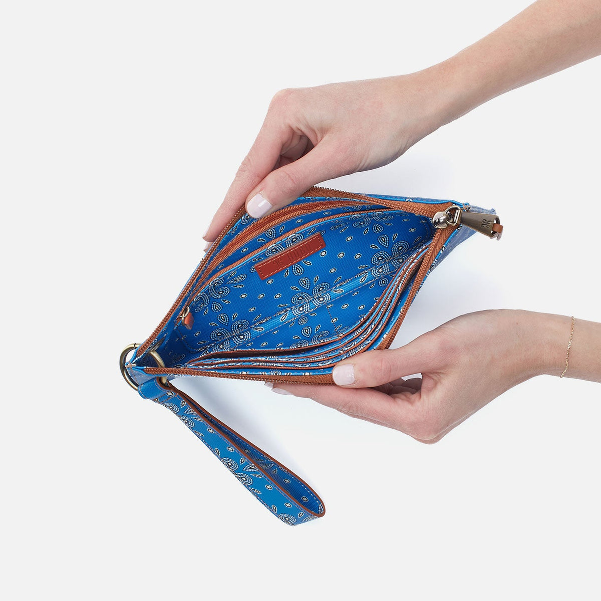 HOBO Best Seller - Vida Wristlet In Coated Canvas - Blue Journey Bandana