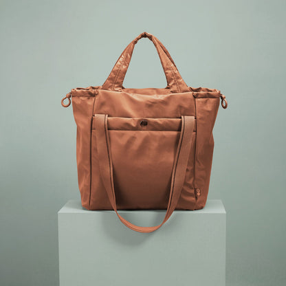 HOBO Great Value - PLACES TO GO Tote in CaRefiber recycled nylon - Dune