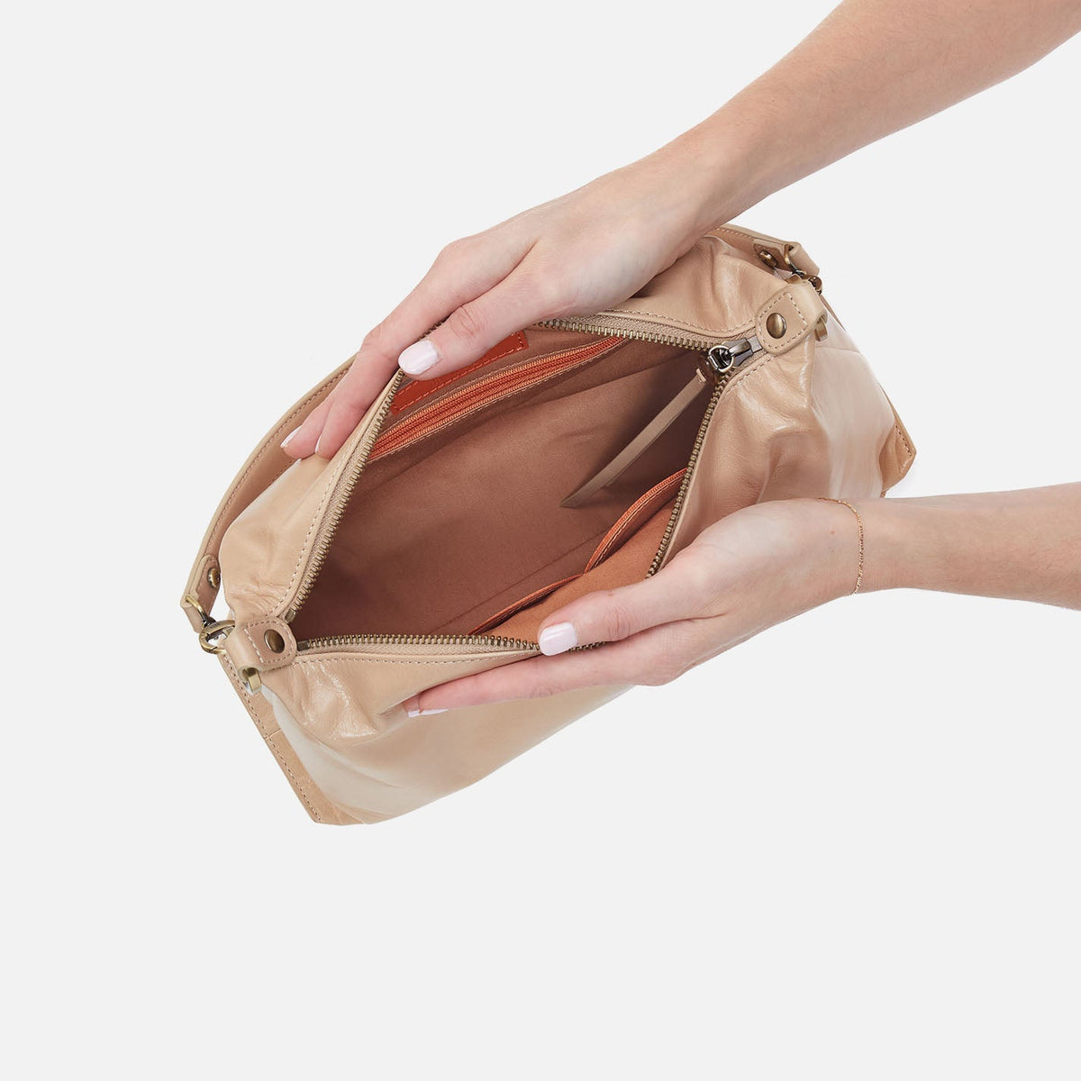 HOBO Smart Buy - Avon Shoulder Bag In Polished Leather - Sand