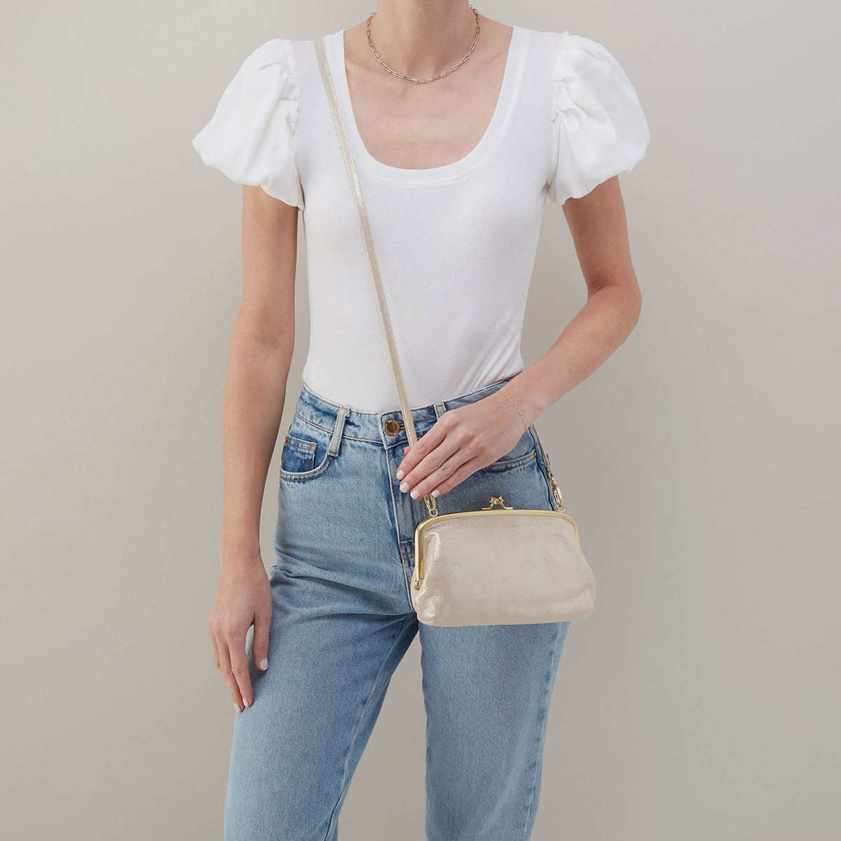 HOBO Recommended - Cora Wallet Crossbody In Metallic Leather - Sand Shimmer