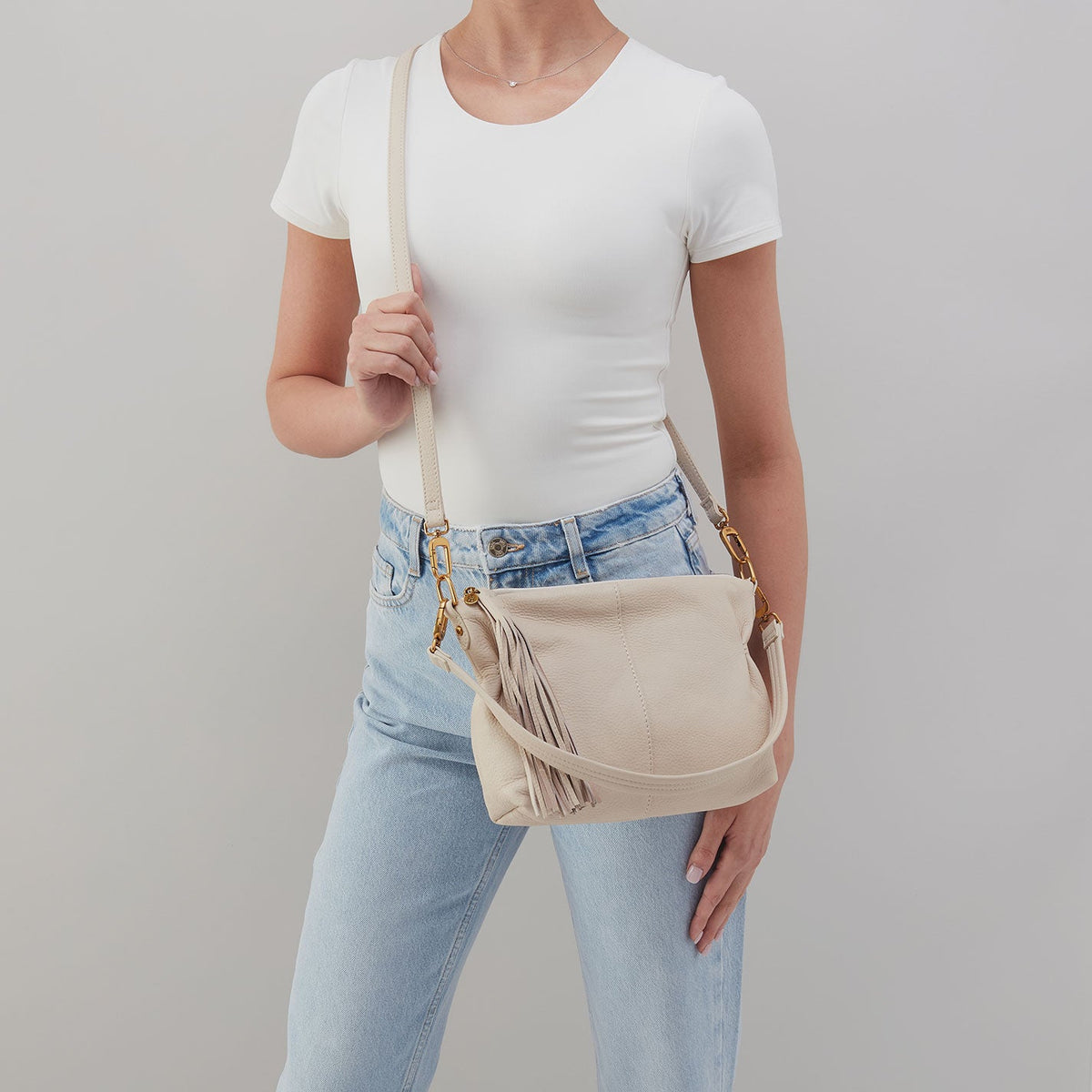 HOBO Classic - Kori Crossbody In Pebbled Leather - Birch