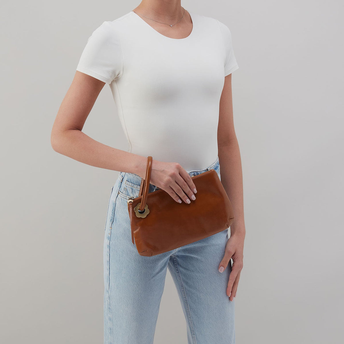 HOBO Essential - Daisy Daze Large Wristlet In Polished Leather - Truffle
