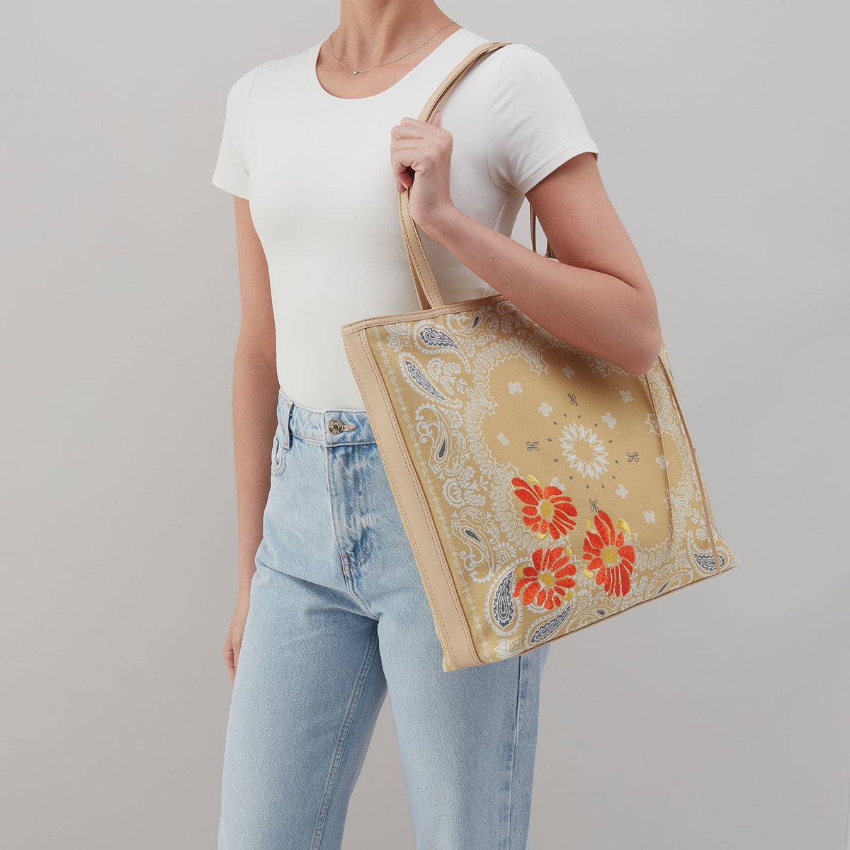 HOBO Best Price - Dakota Print Tote In Canvas - Sunset Bandana