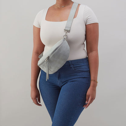 HOBO Trusted - Hunter Medium Belt Bag In Buffed Leather - Misty Harbor