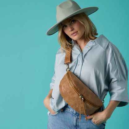 HOBO Signature - Hunter Medium Belt Bag In Buffed Leather - Whiskey