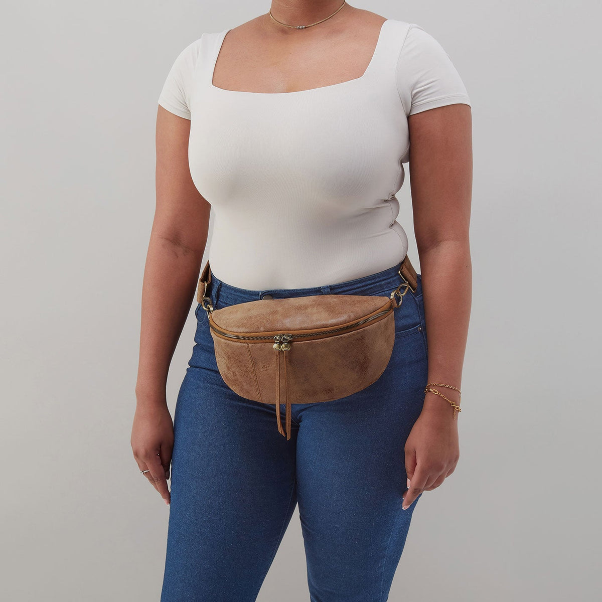 HOBO Signature - Hunter Medium Belt Bag In Buffed Leather - Whiskey