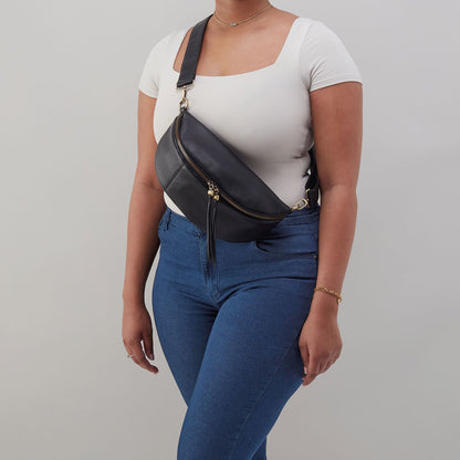 HOBO Trending - Hunter Medium Belt Bag In Pebbled Leather - Black